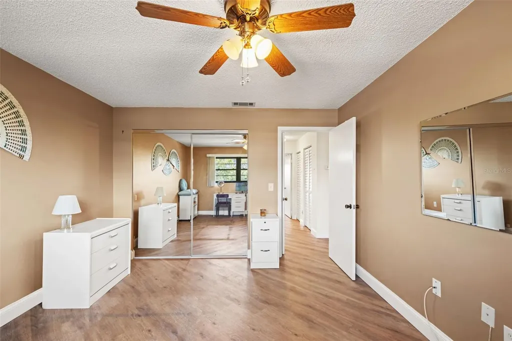 6070 80th Street N St Petersburg FL 33709
