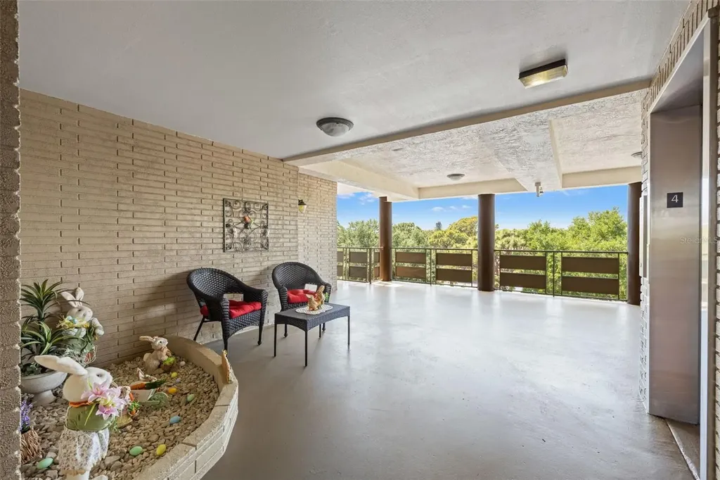 6070 80th Street N St Petersburg FL 33709