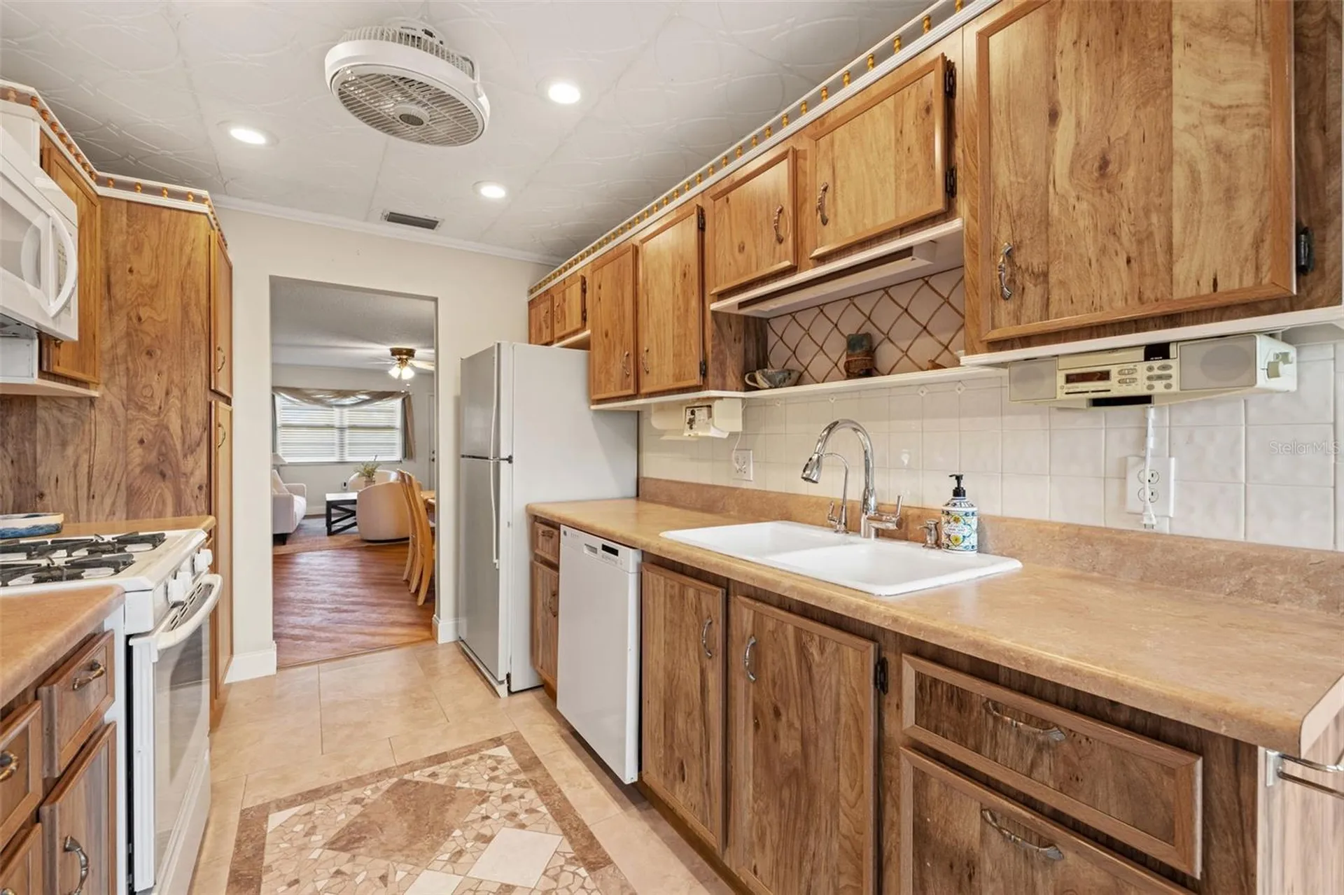 6070 80th Street N St Petersburg FL 33709