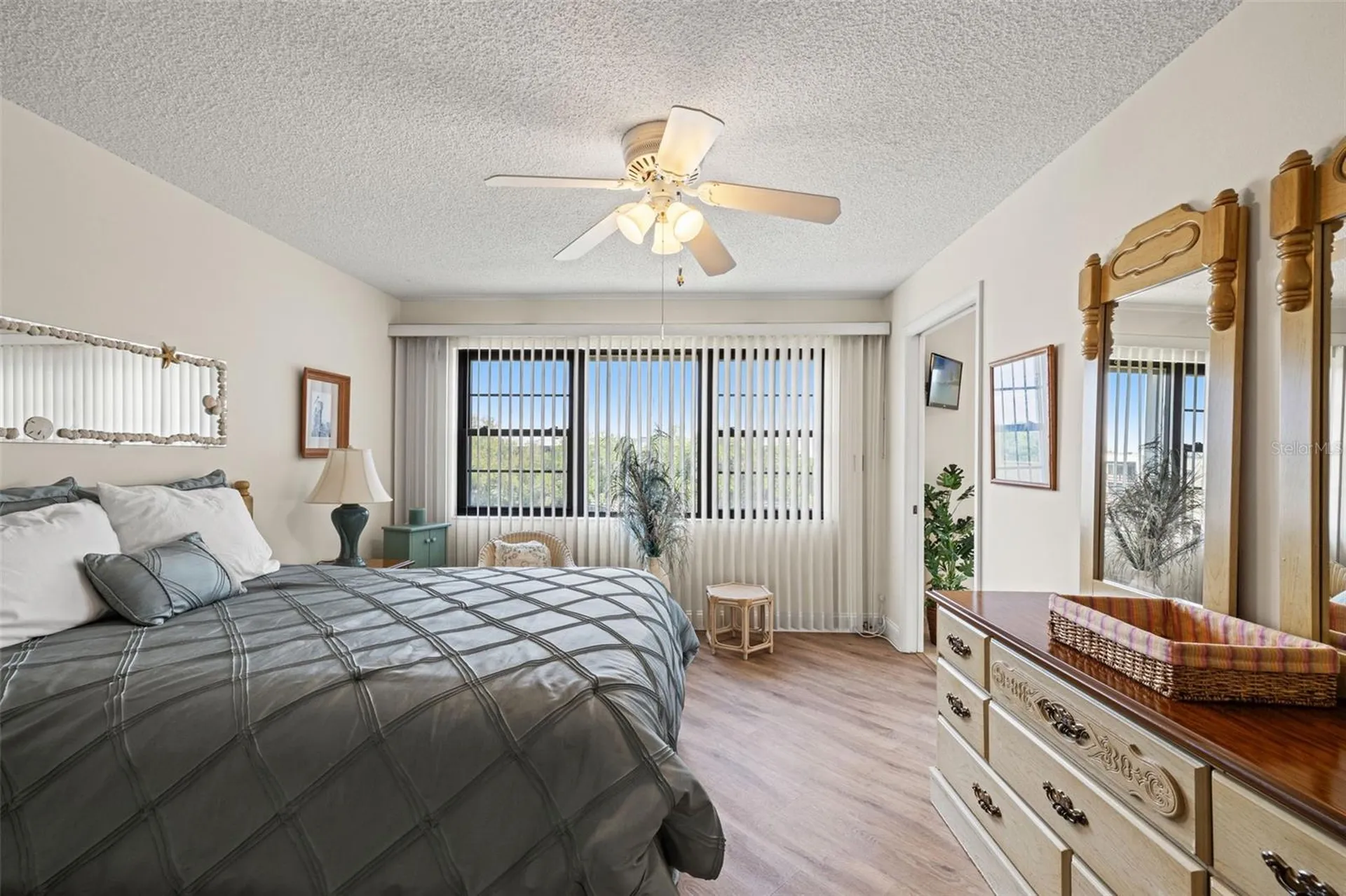 6070 80th Street N St Petersburg FL 33709