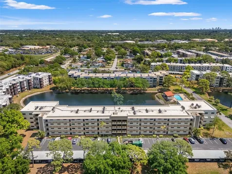 6070 80th Street N St Petersburg FL 33709