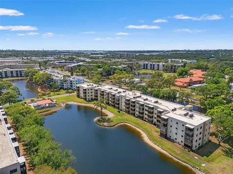 6070 80th Street N St Petersburg FL 33709