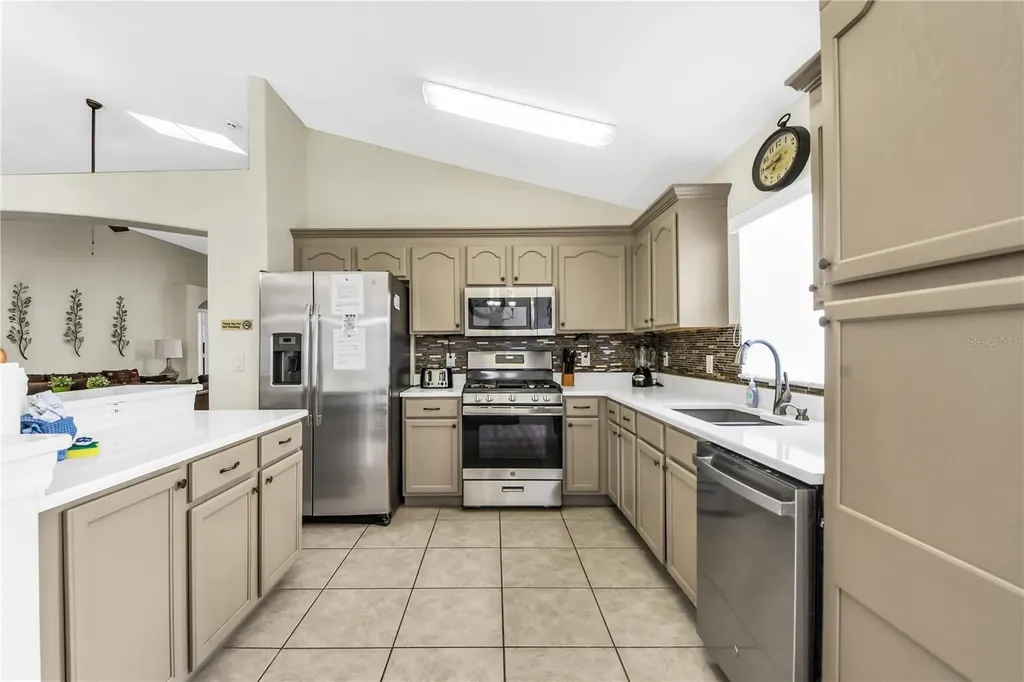 2551 Oneida Loop Kissimmee FL 34747