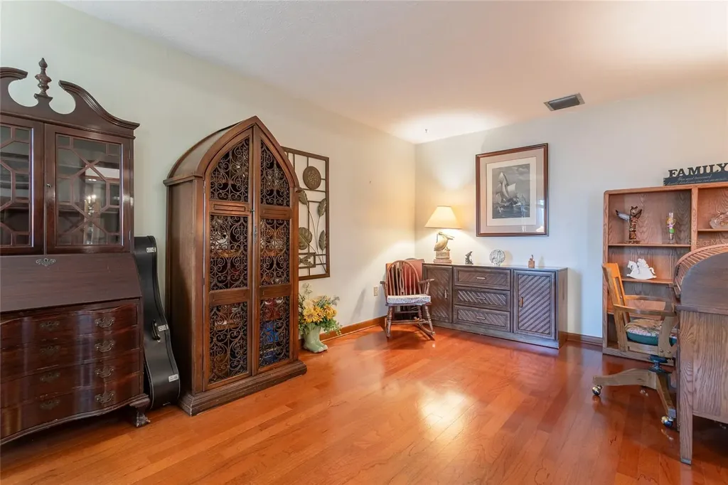 6104 Schooner Way Tampa FL 33615