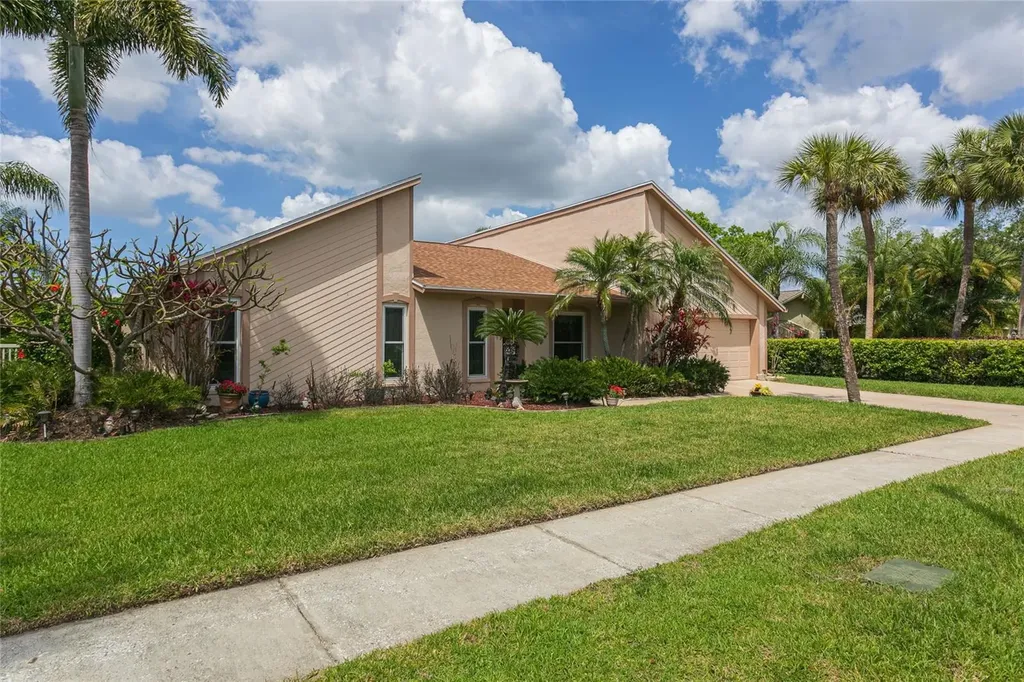 6104 Schooner Way Tampa FL 33615