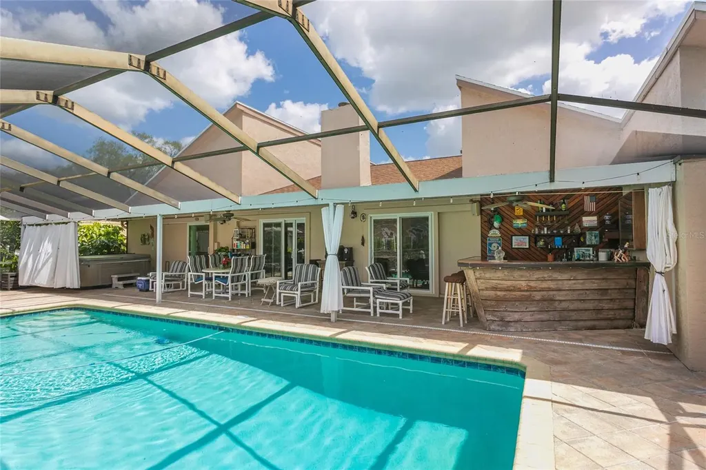 6104 Schooner Way Tampa FL 33615
