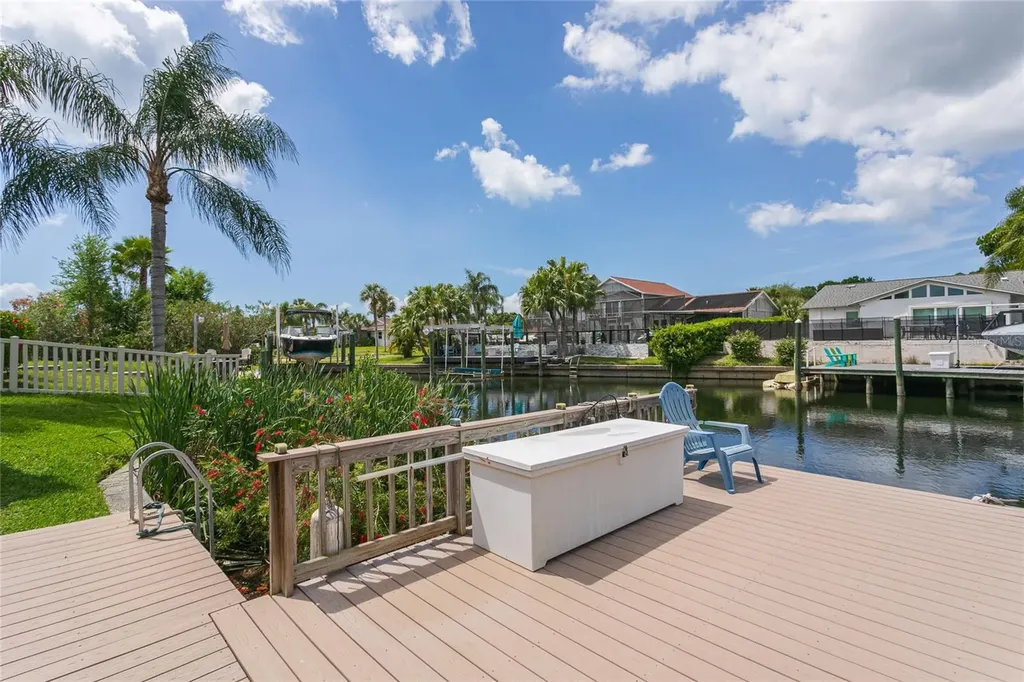 6104 Schooner Way Tampa FL 33615
