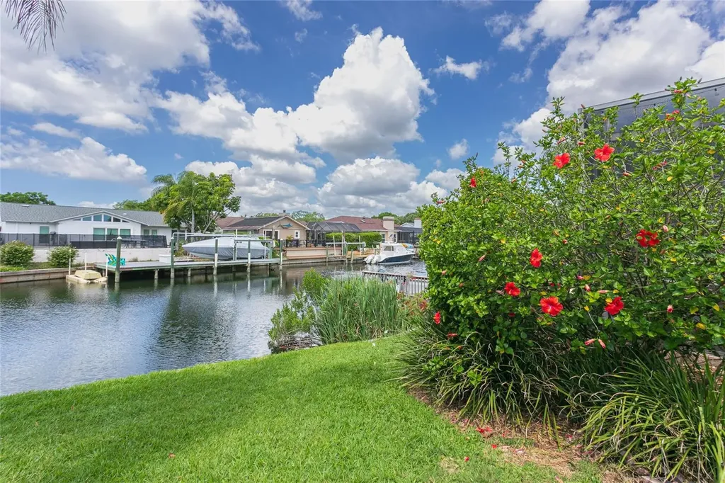 6104 Schooner Way Tampa FL 33615