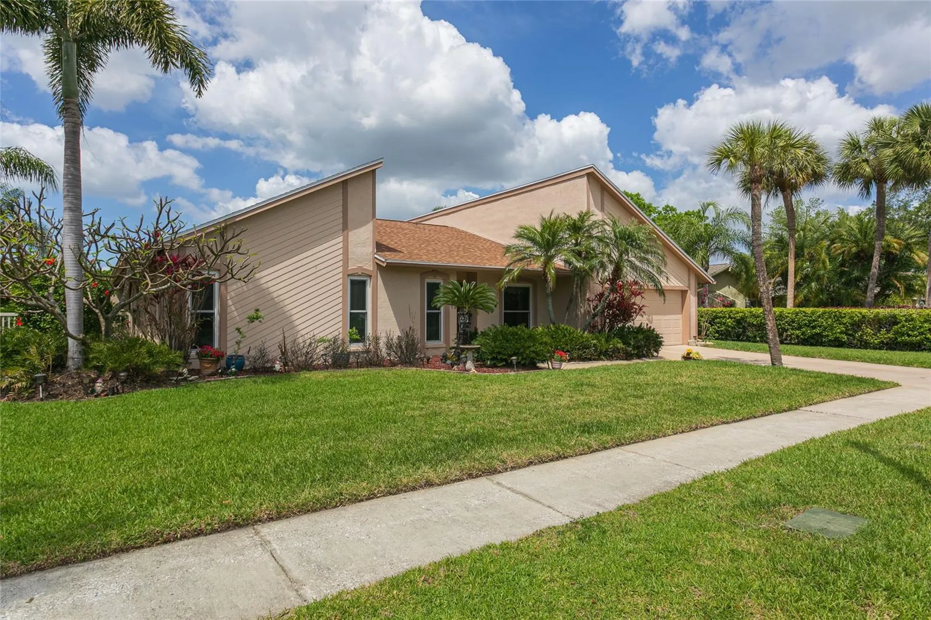 6104 Schooner Way Tampa FL 33615
