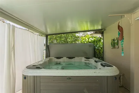 6104 Schooner Way Tampa FL 33615