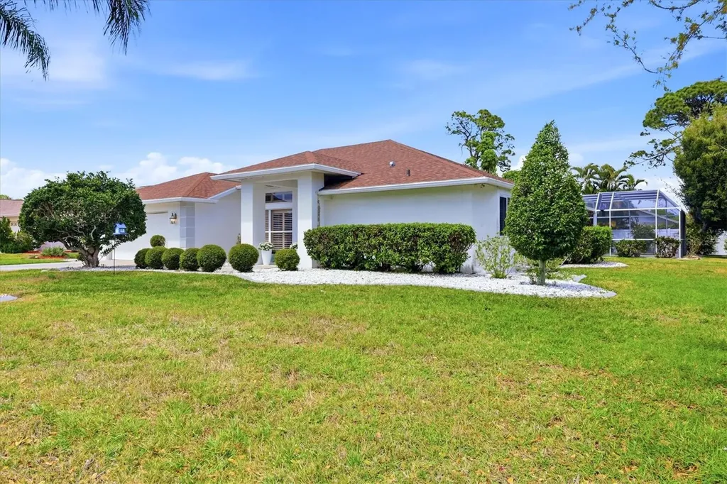 3508 Avenida Madera Bradenton FL 34210