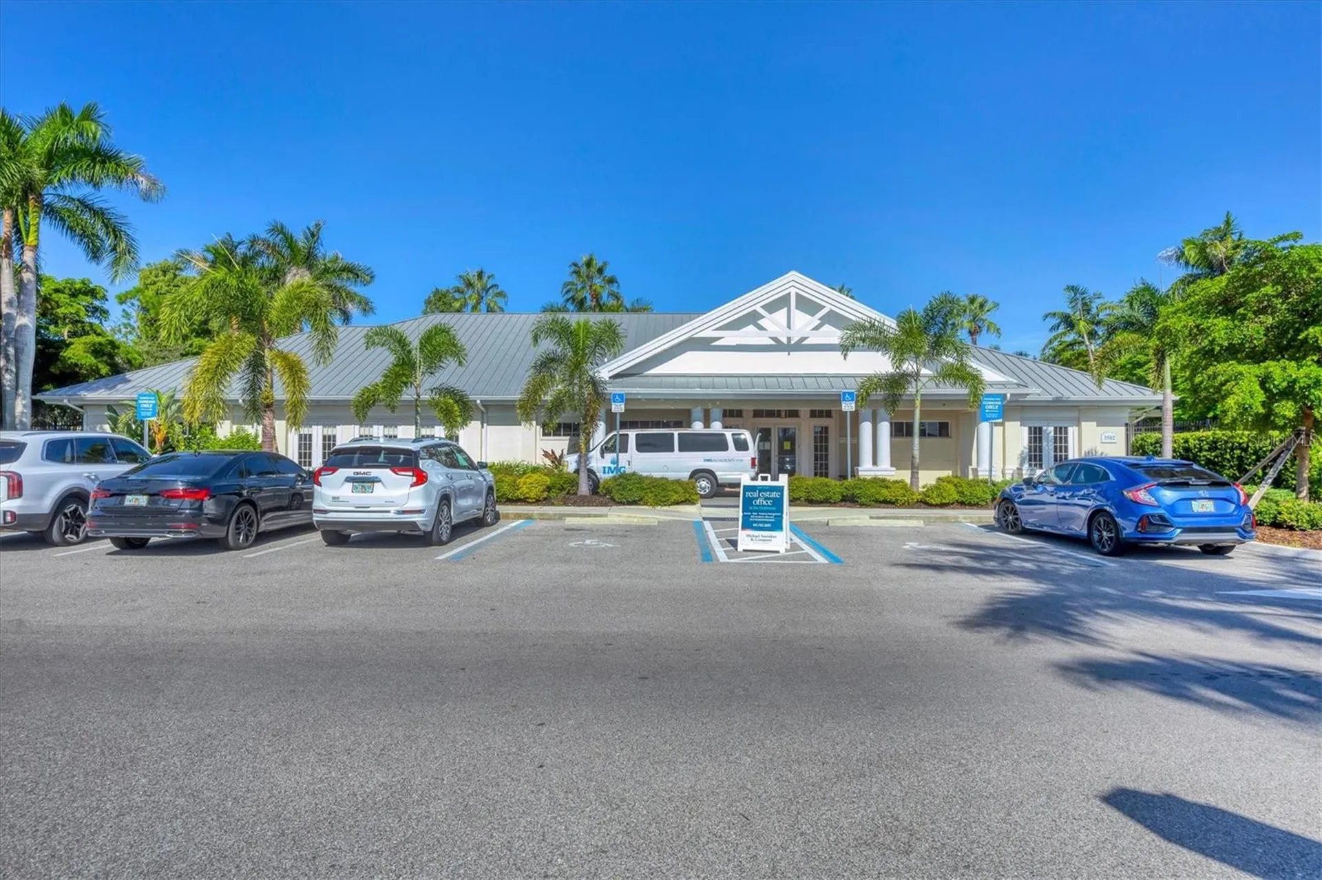 3508 Avenida Madera Bradenton FL 34210