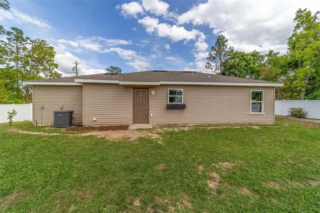 3 Locust Loop Ocala FL 34472