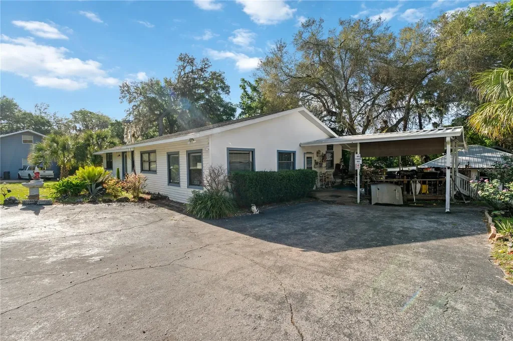 270 W Mcclendon Street Lady Lake FL 32159