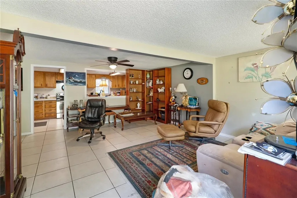 270 W Mcclendon Street Lady Lake FL 32159