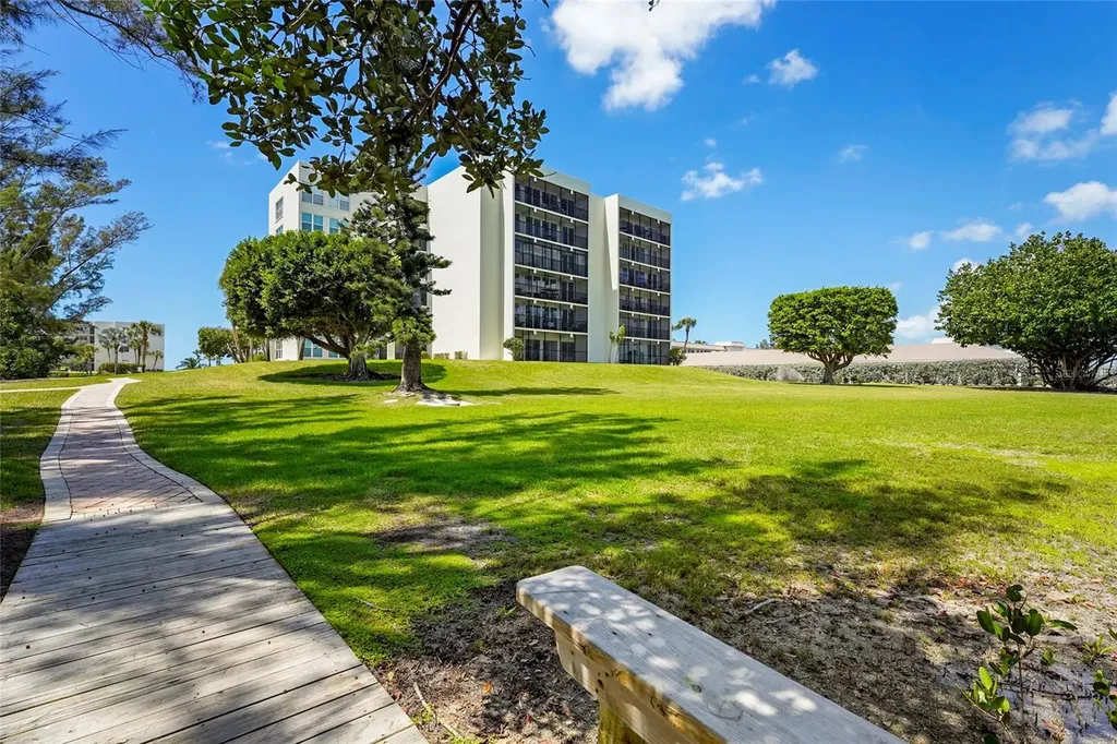 3240 Gulf Of Mexico Drive Longboat Key FL 34228