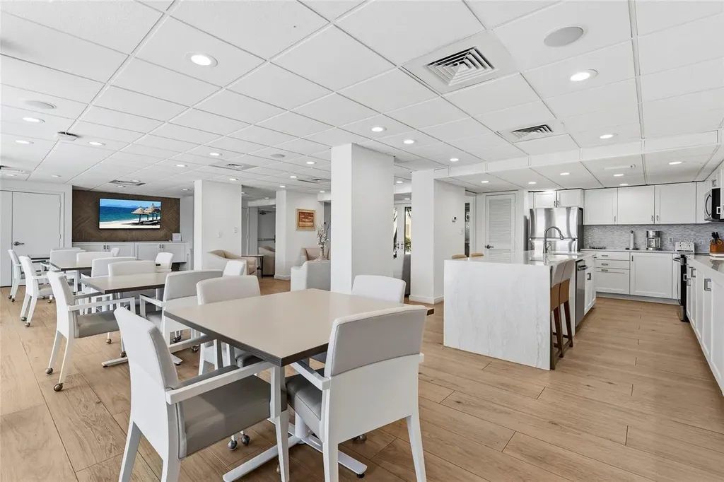 3240 Gulf Of Mexico Drive Longboat Key FL 34228