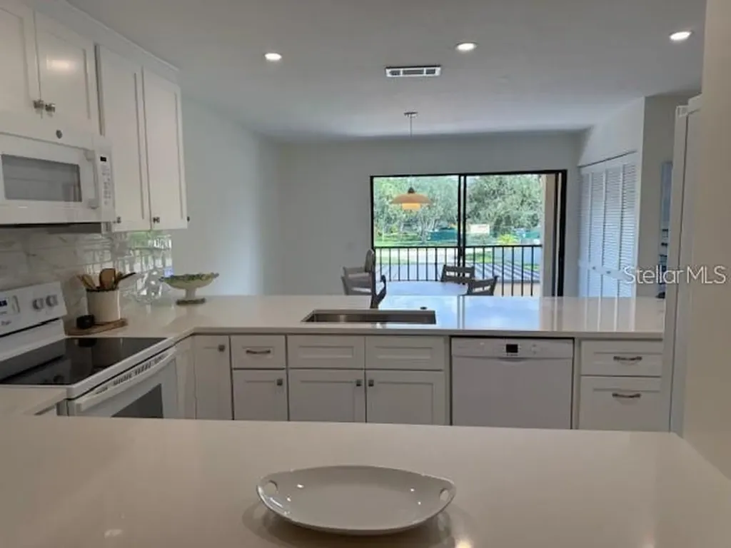 6120 Country Club Way Sarasota FL 34243