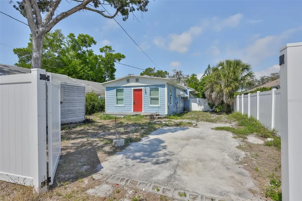 4736 5th Avenue S St Petersburg FL 33711