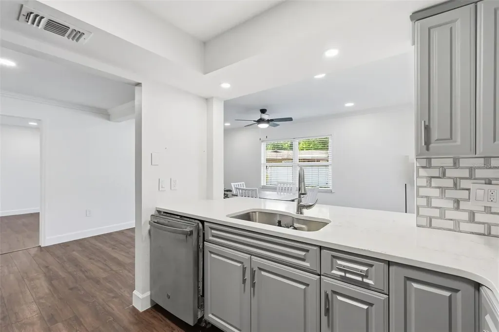 2314 Landon Terrace Palm Harbor FL 34683