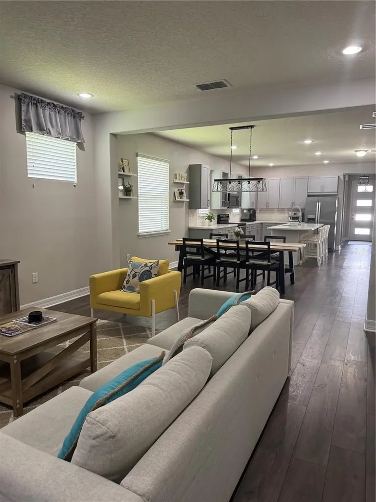 2514 Nouveau Way Kissimmee FL 34741
