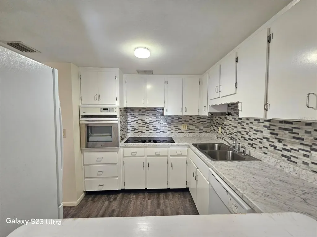 2466 Ecuadorian Way Clearwater FL 33763