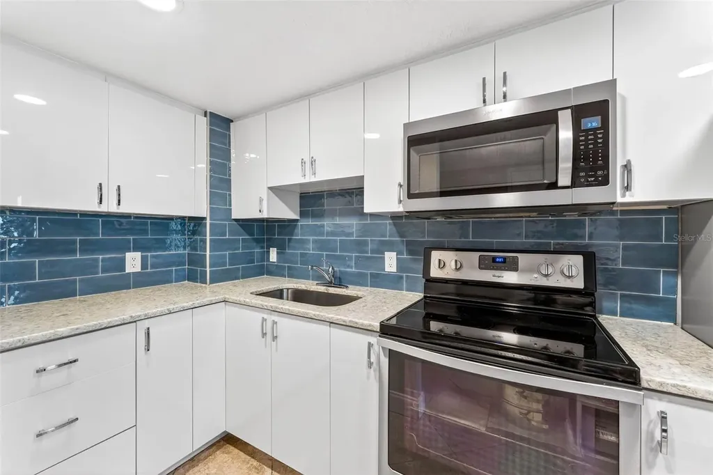 470 3rd Street S St Petersburg FL 33701