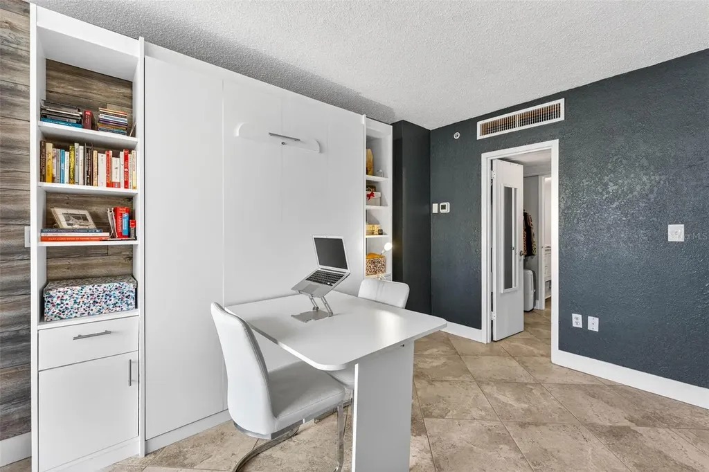 470 3rd Street S St Petersburg FL 33701