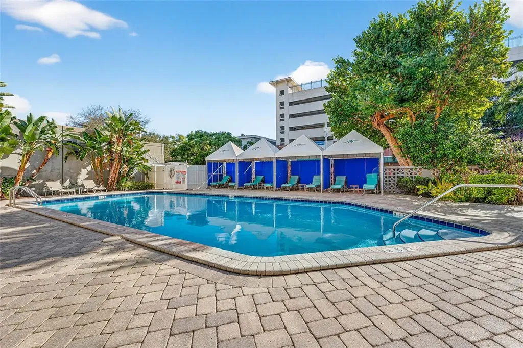 470 3rd Street S St Petersburg FL 33701