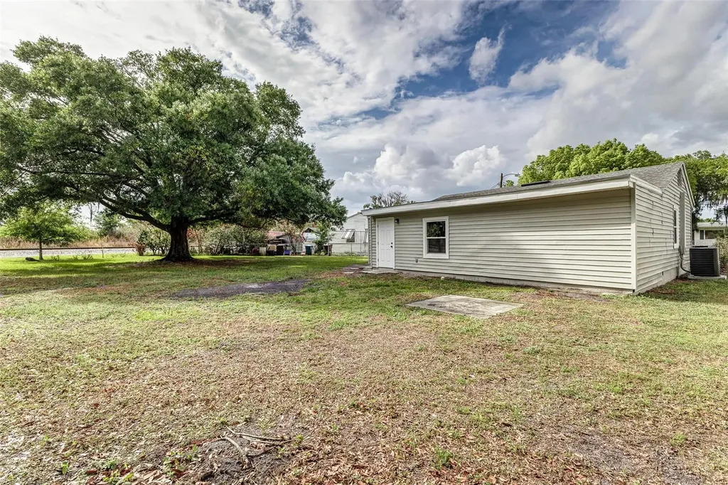151 NW 10th Drive Mulberry FL 33860