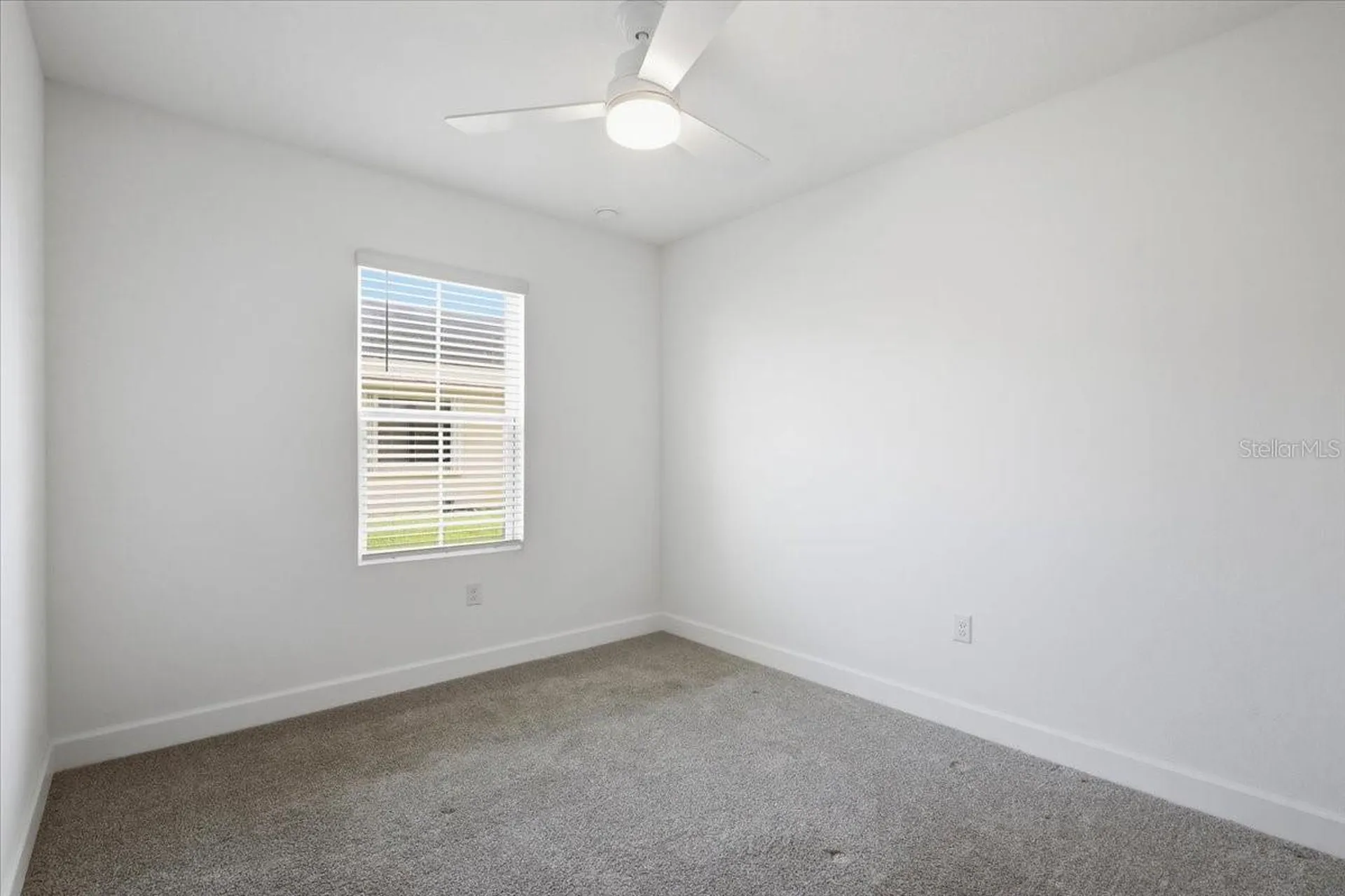 20 Ludlow Lane W Palm Coast FL 32137