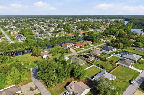 20 Ludlow Lane W Palm Coast FL 32137