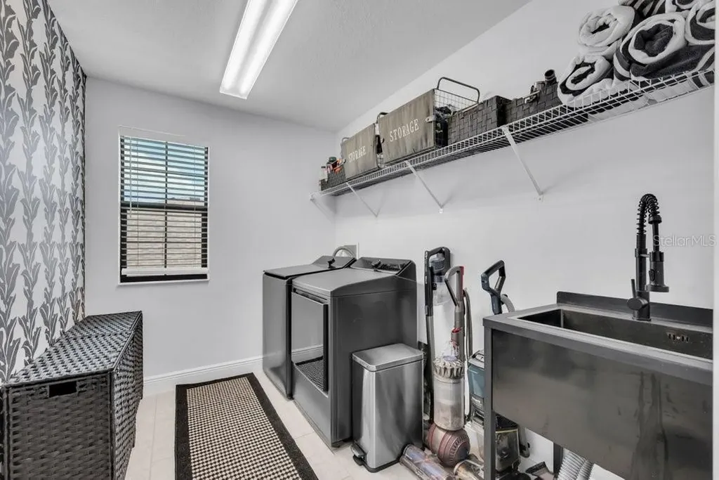 14613 Red Castle Avenue Lithia FL 33547