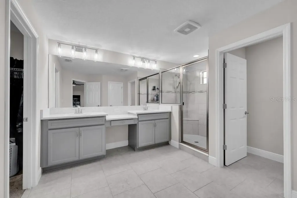 14613 Red Castle Avenue Lithia FL 33547