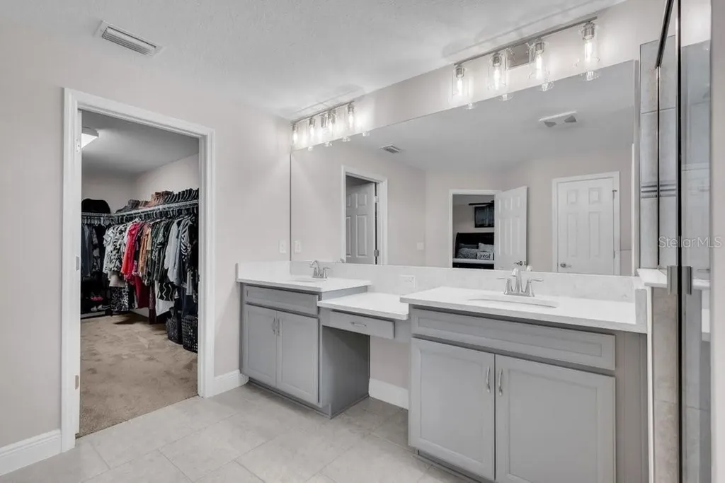 14613 Red Castle Avenue Lithia FL 33547