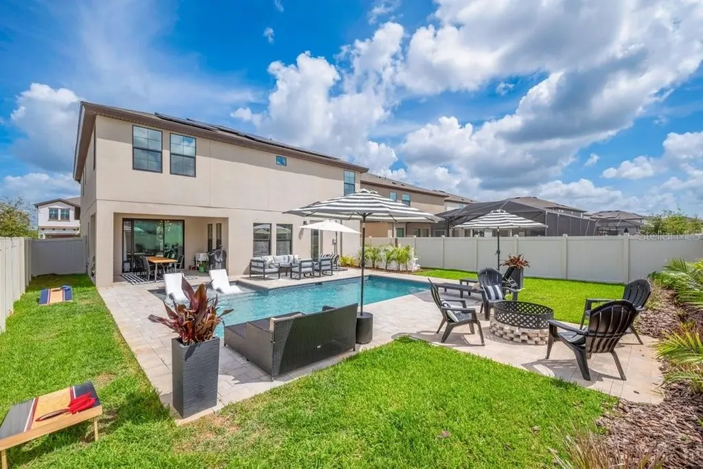 14613 Red Castle Avenue Lithia FL 33547