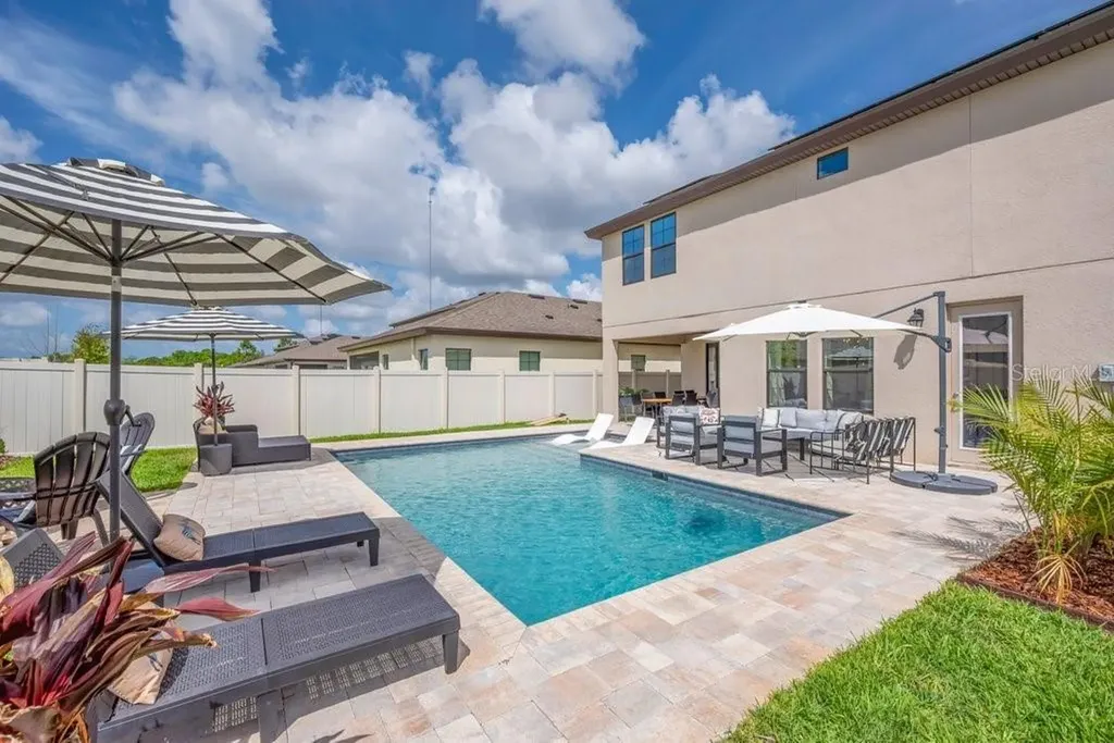 14613 Red Castle Avenue Lithia FL 33547