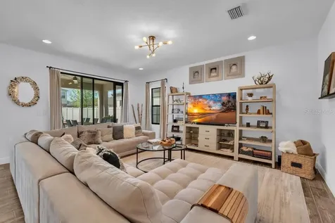 14613 Red Castle Avenue Lithia FL 33547