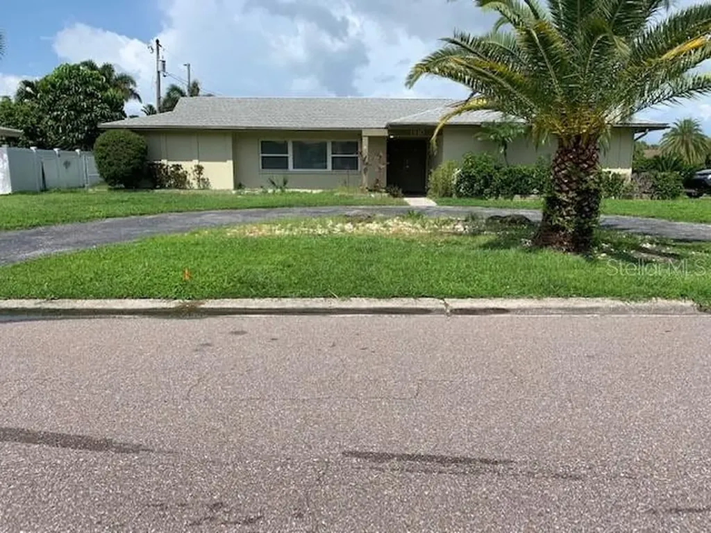 1910 Bayshore Drive Belleair Beach FL 33786