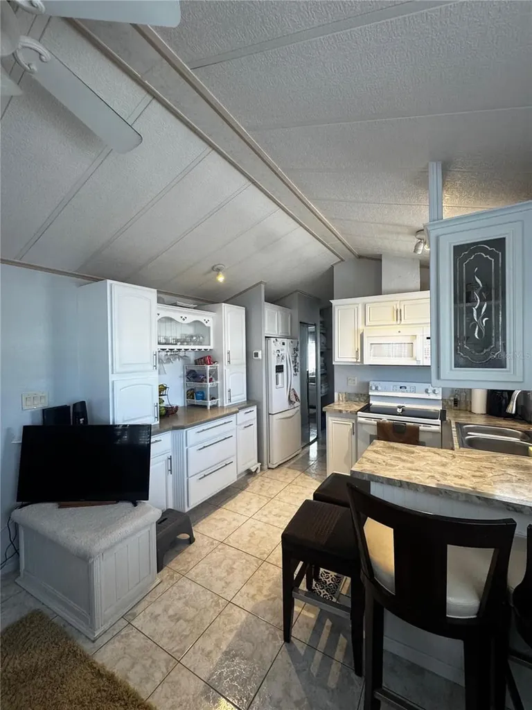123 Pansy Street Davenport FL 33837