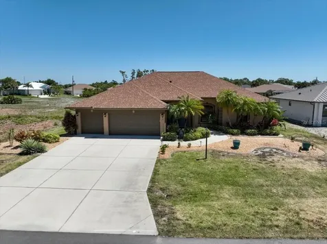 19 Medalist Way Rotonda West FL 33947