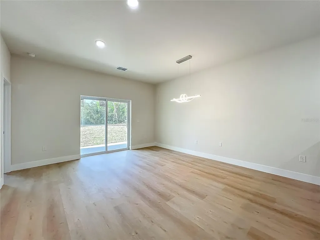 356 W 4th Street Apopka FL 32703