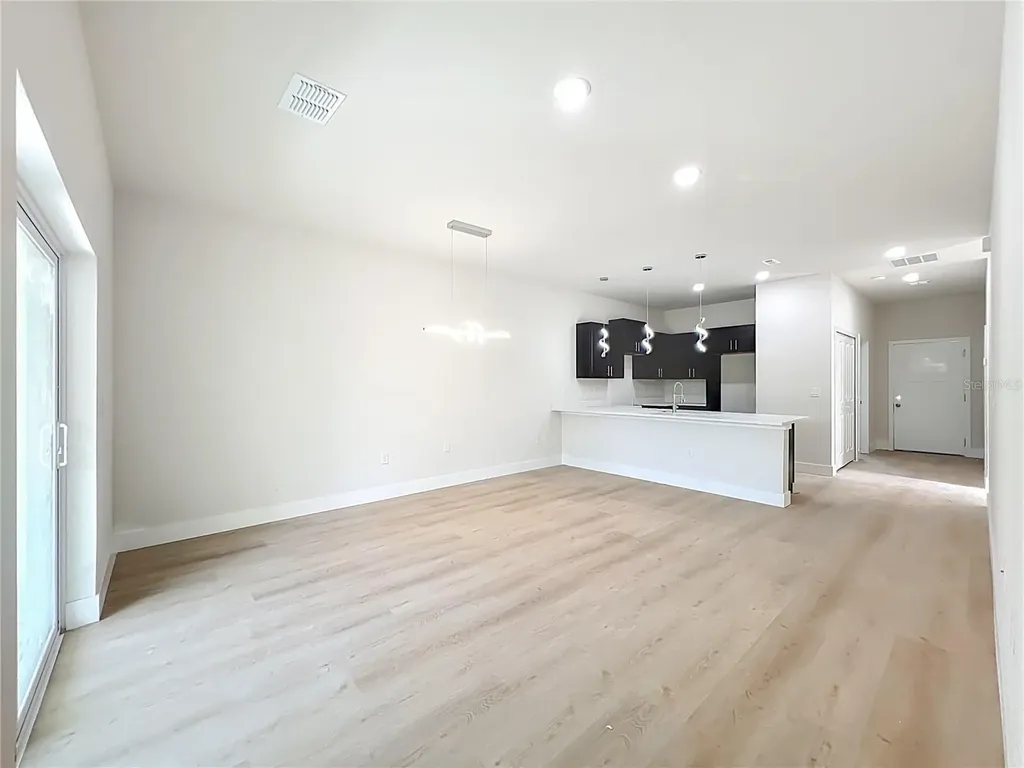 356 W 4th Street Apopka FL 32703