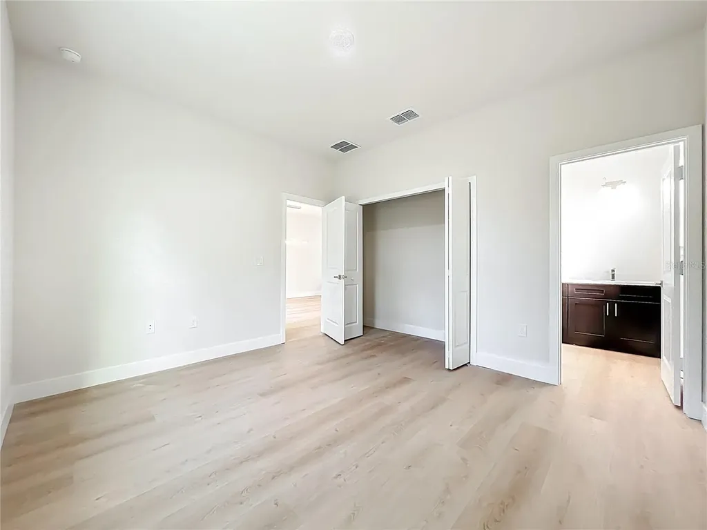356 W 4th Street Apopka FL 32703