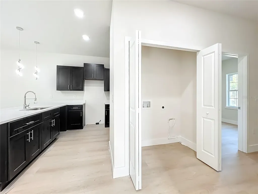 356 W 4th Street Apopka FL 32703