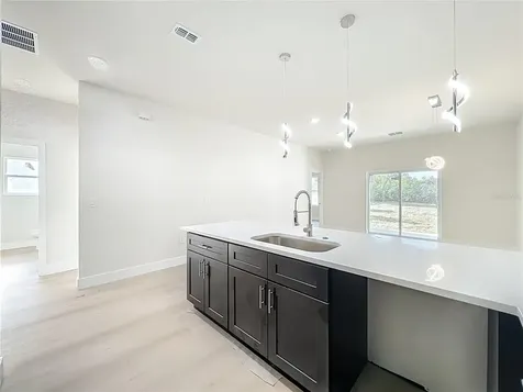 356 W 4th Street Apopka FL 32703