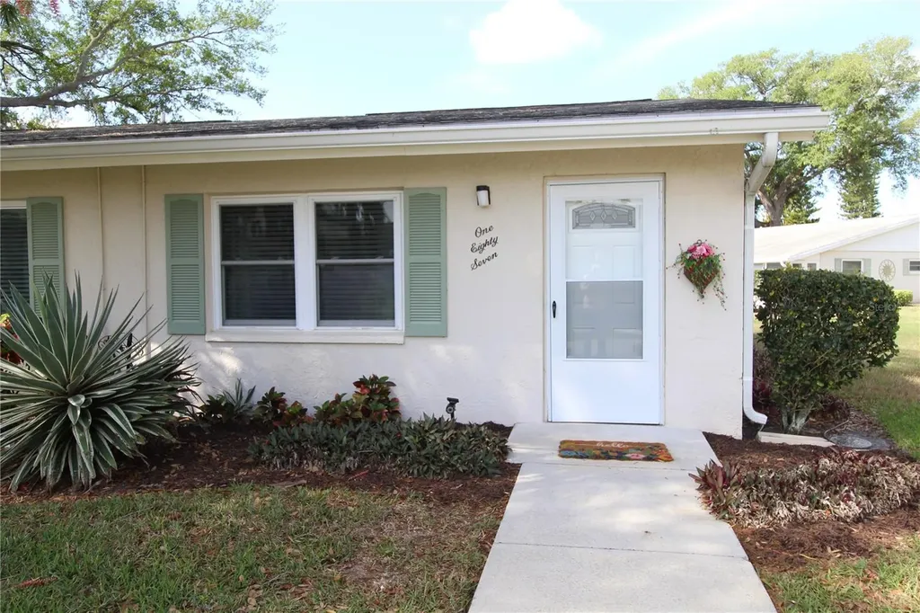 2202 Clubhouse Drive Sun City Center FL 33573