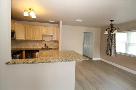 2202 Clubhouse Drive Sun City Center FL 33573