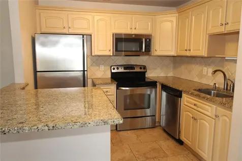 2202 Clubhouse Drive Sun City Center FL 33573