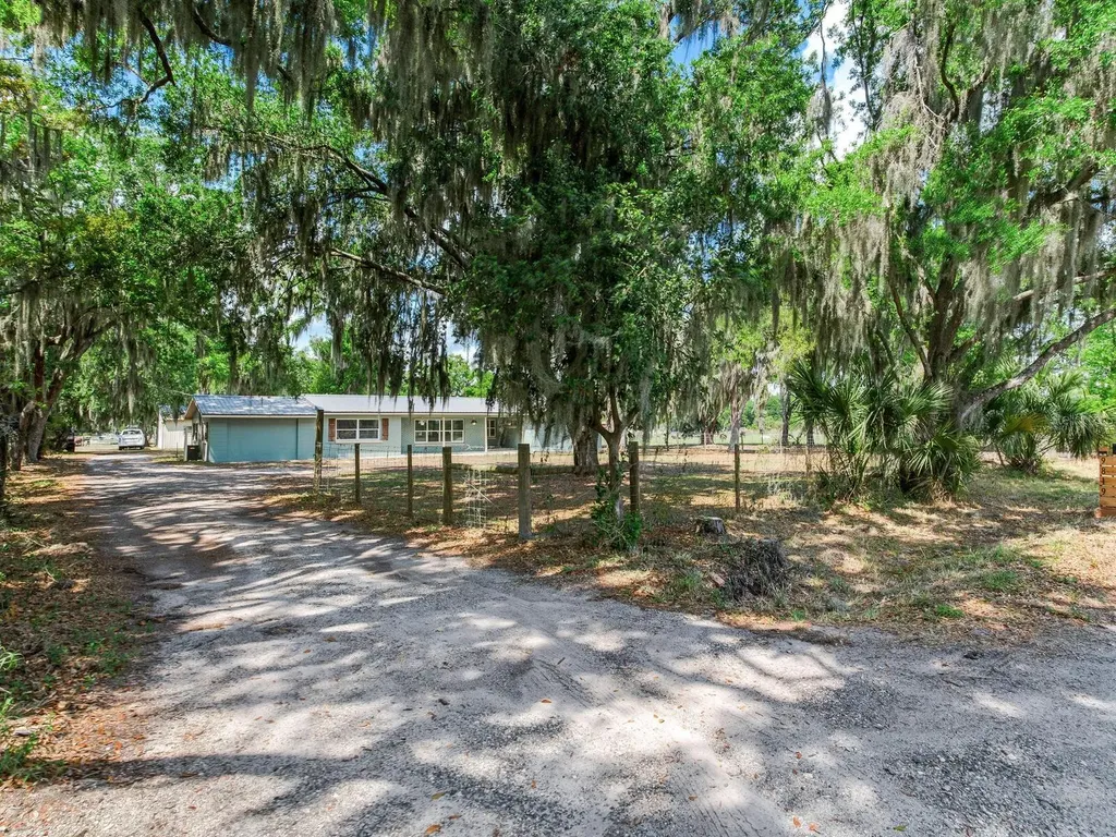 9819 Allen Road Lithia FL 33547